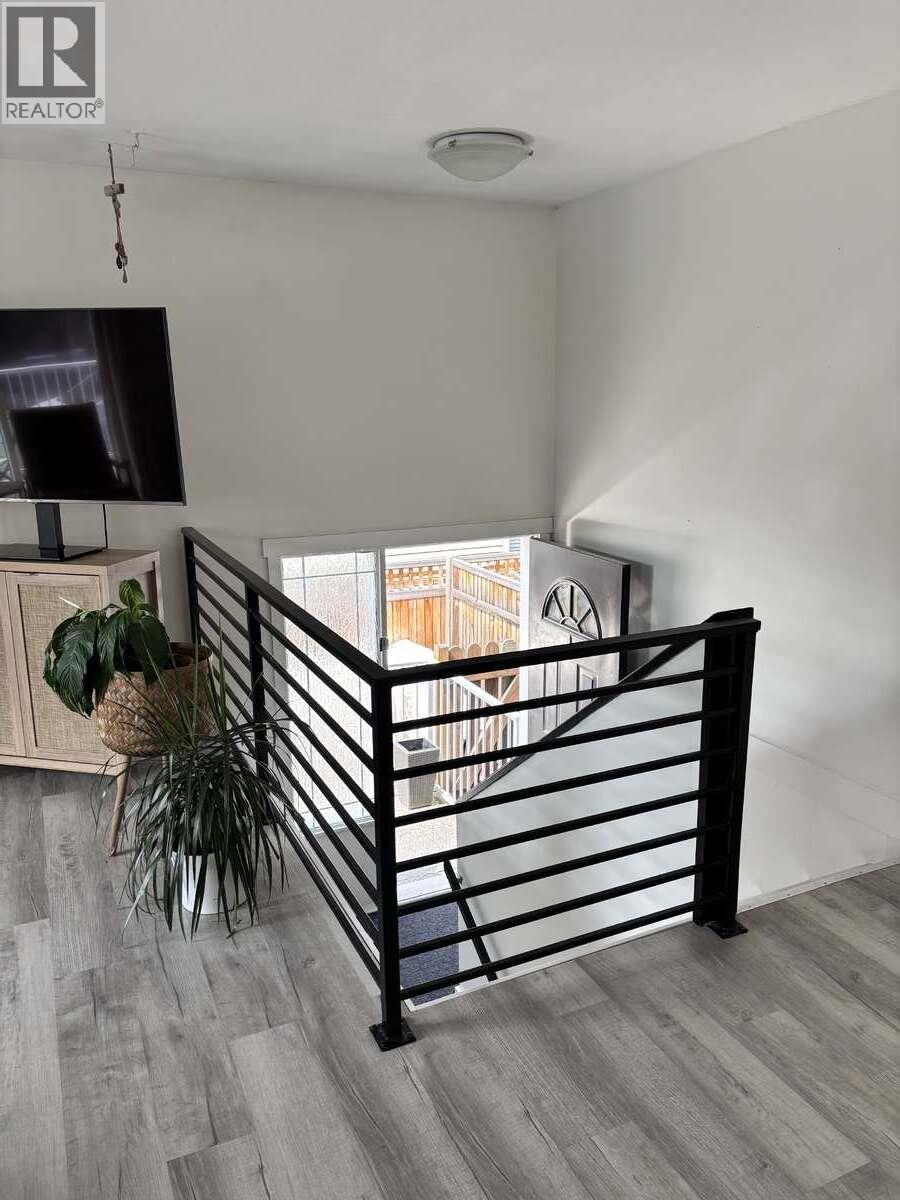 453 Alexander Avenue - 26
