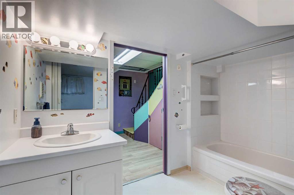 7412 22 Street SE - 22