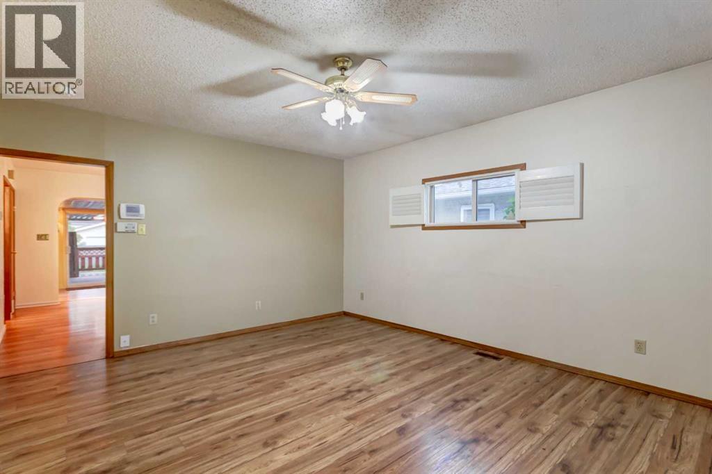 7412 22 Street SE - 3