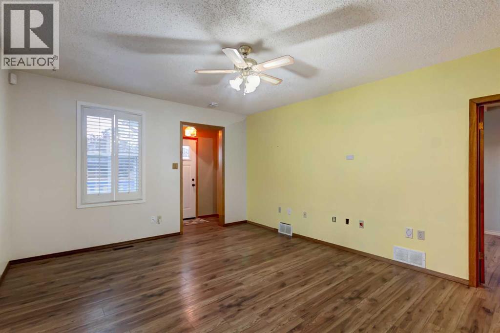 7412 22 Street SE - 4