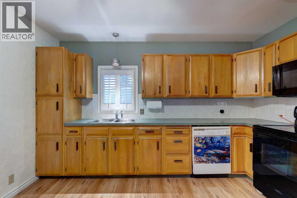 7412 22 Street SE - 6