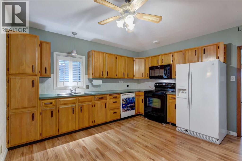 7412 22 Street SE - 7