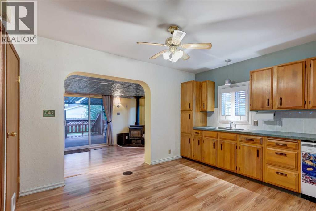 7412 22 Street SE - 5