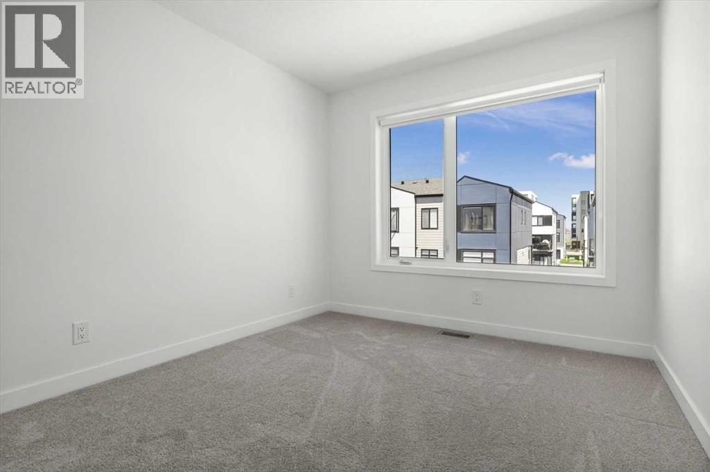 8562 19 Avenue SE - 40