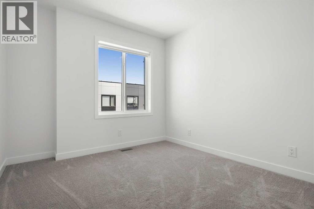 8562 19 Avenue SE - 37