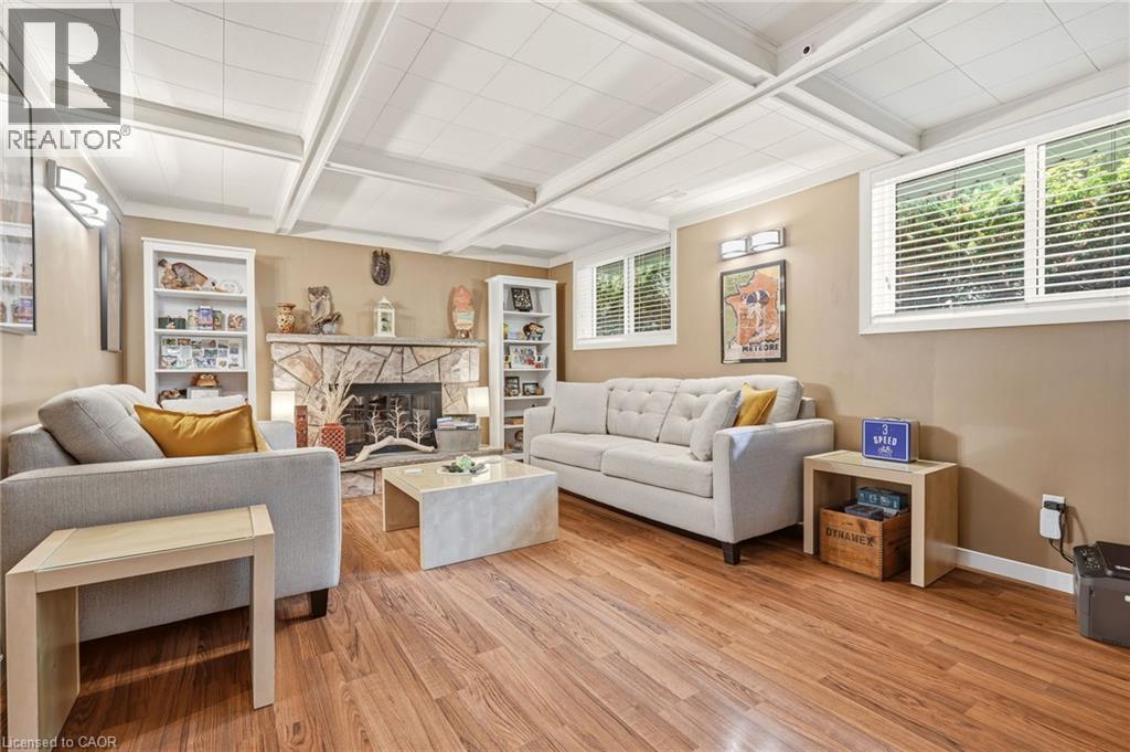 569 PARKSIDE Crescent - Image 28