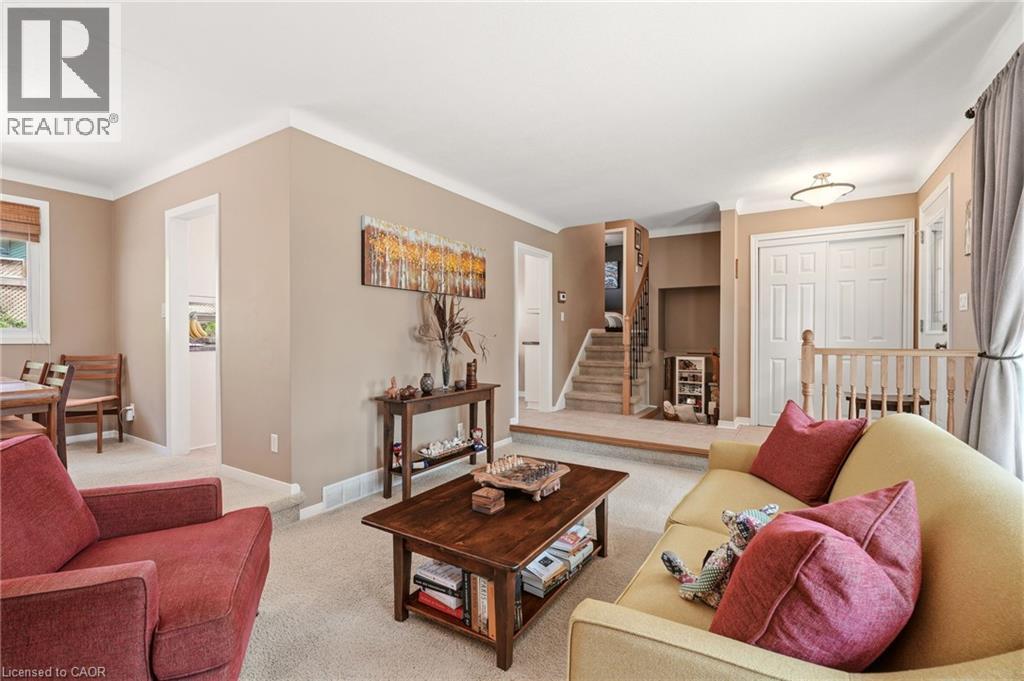 569 PARKSIDE Crescent - Image 6