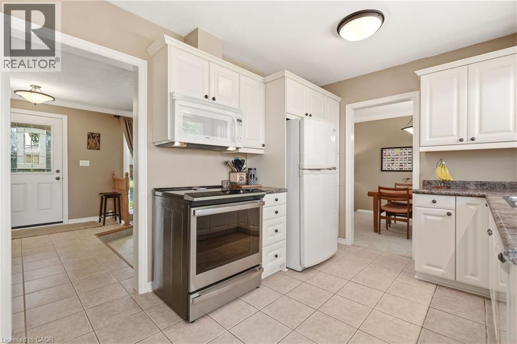 569 PARKSIDE Crescent - Image 12