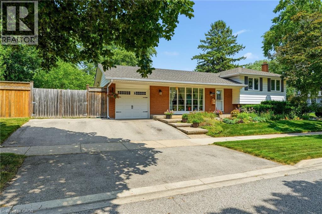 569 PARKSIDE Crescent - Image 2