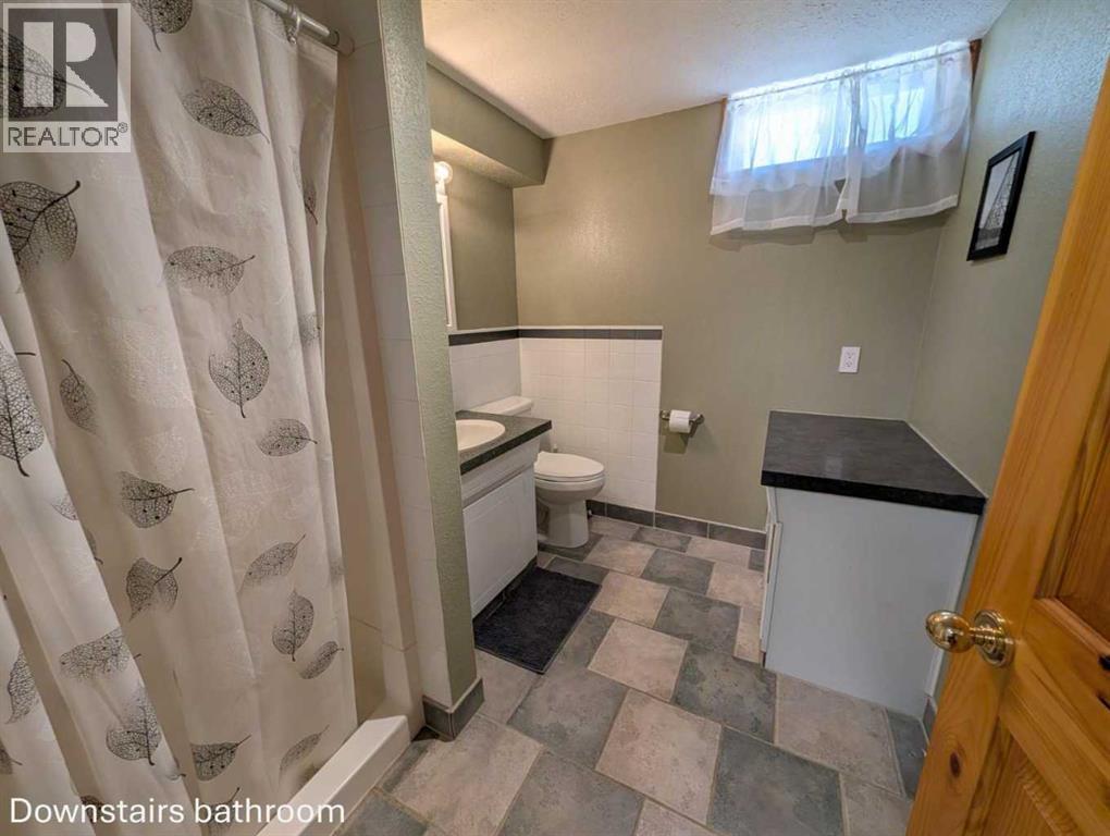 703 5 Avenue W - 31