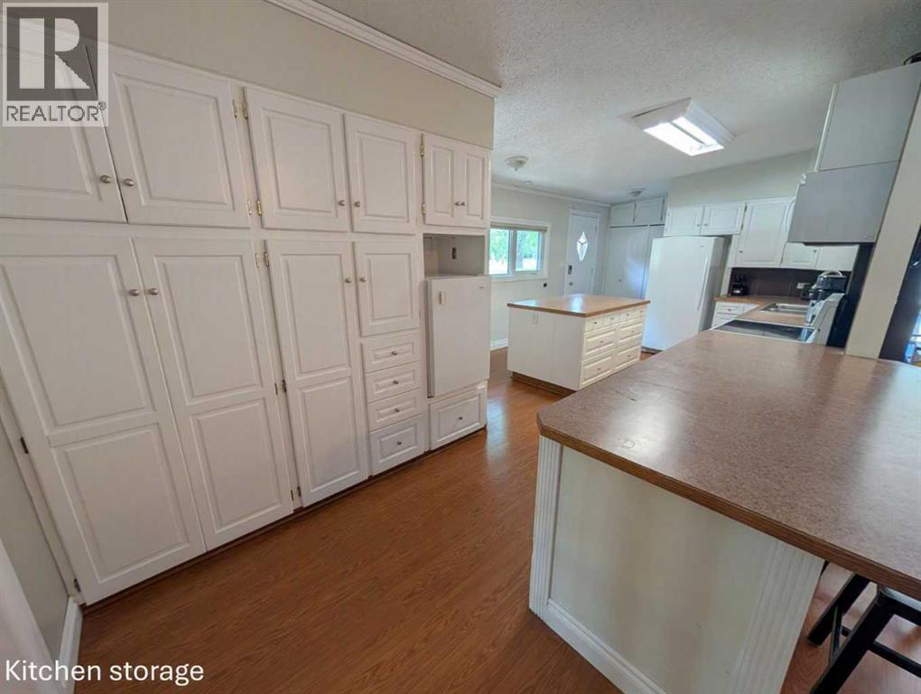 703 5 Avenue W - 13