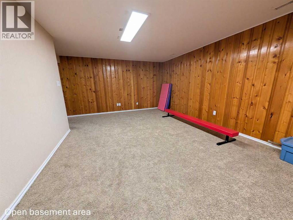 703 5 Avenue W - 30