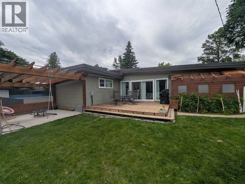 703 5 Avenue W - 4