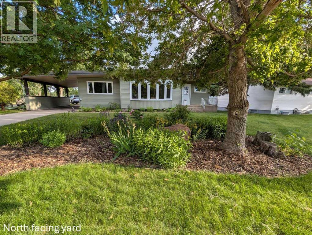 703 5 Avenue W - 3