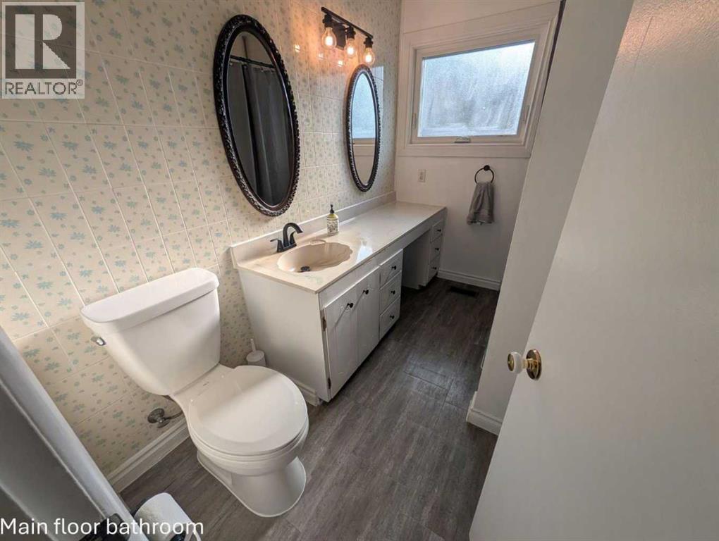 703 5 Avenue W - 27