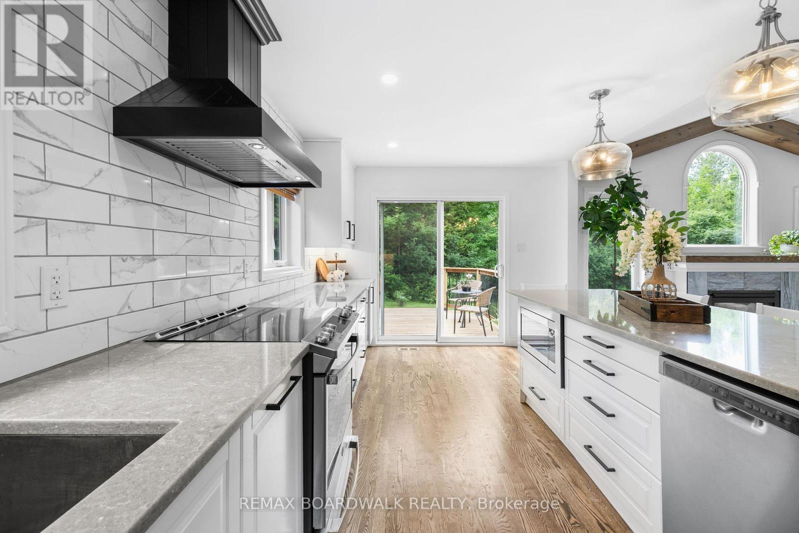154 CATHERINE AVENUE - 12