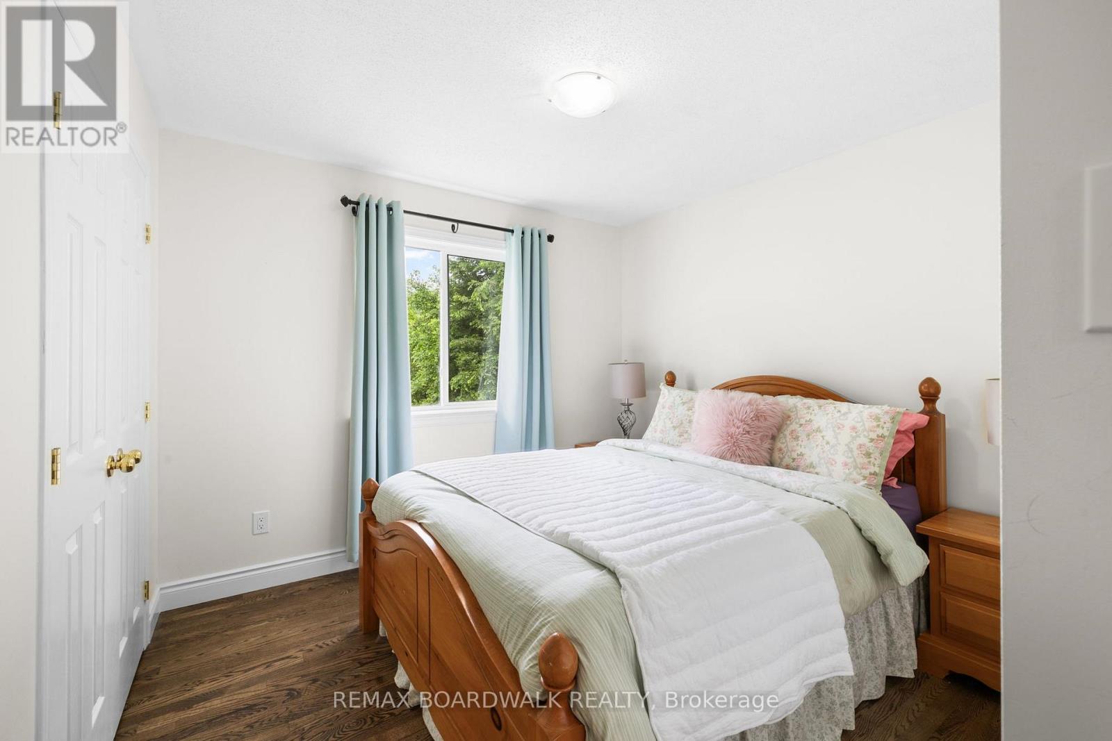 154 CATHERINE AVENUE - 24
