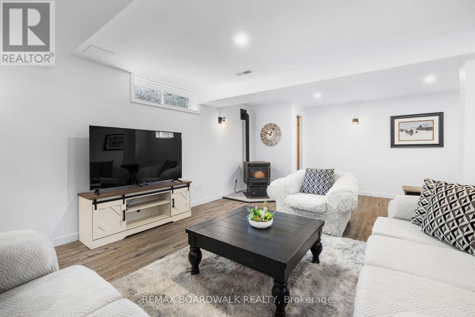 154 CATHERINE AVENUE - 29