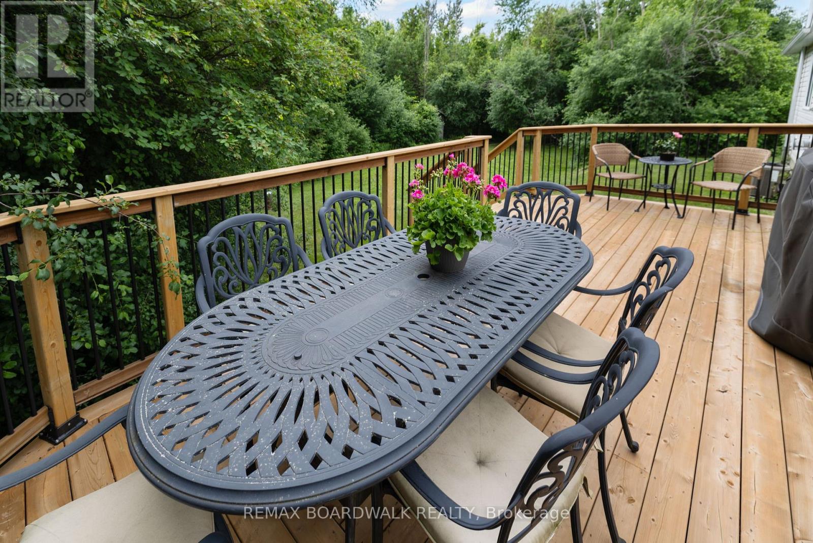 154 CATHERINE AVENUE - 31