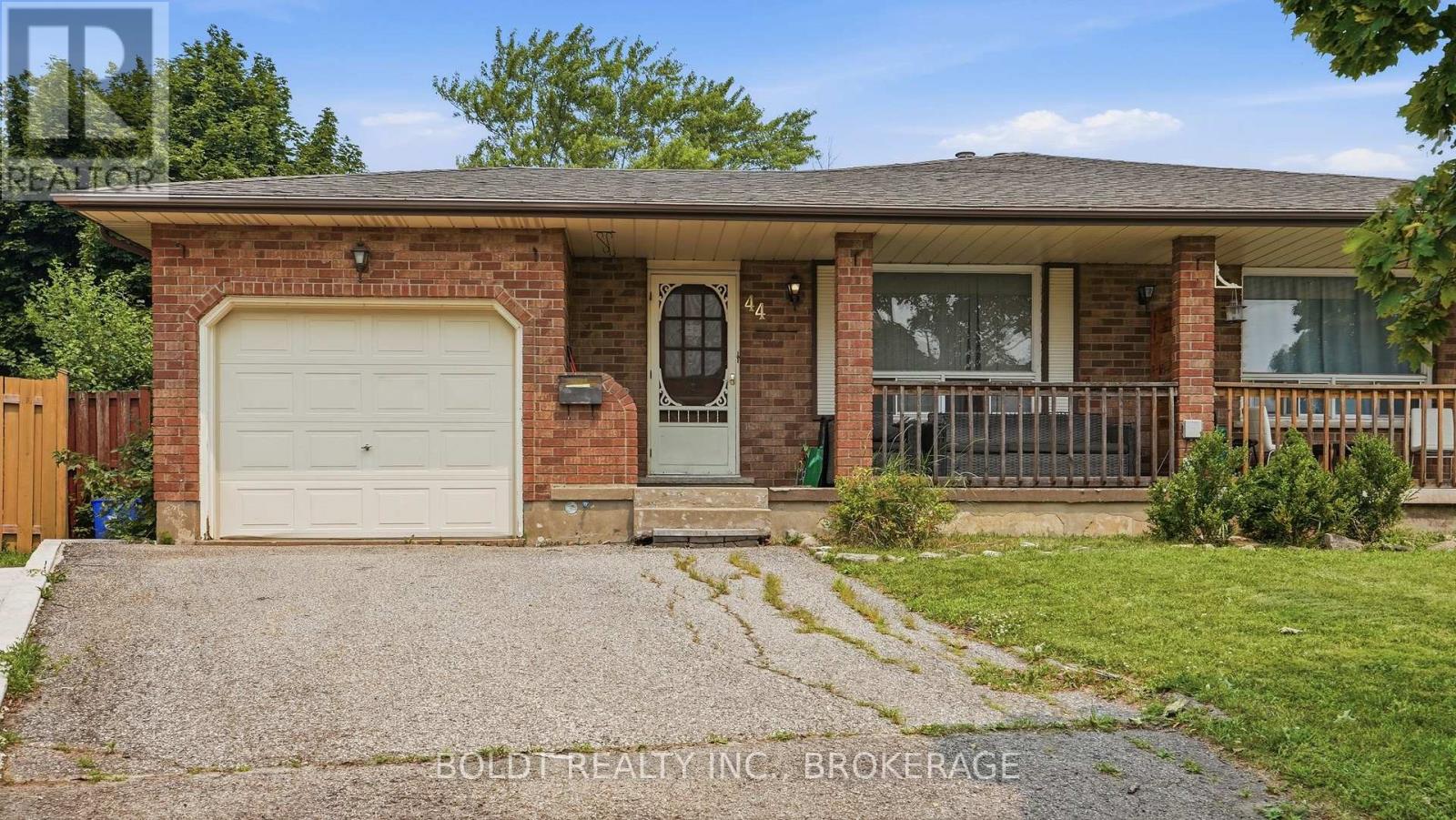 44 CULLIGAN CRESCENT - 3