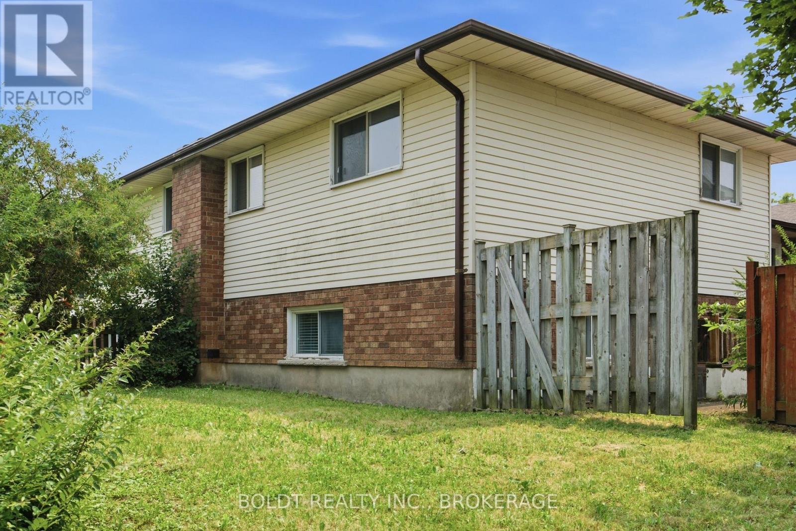 44 CULLIGAN CRESCENT - 41