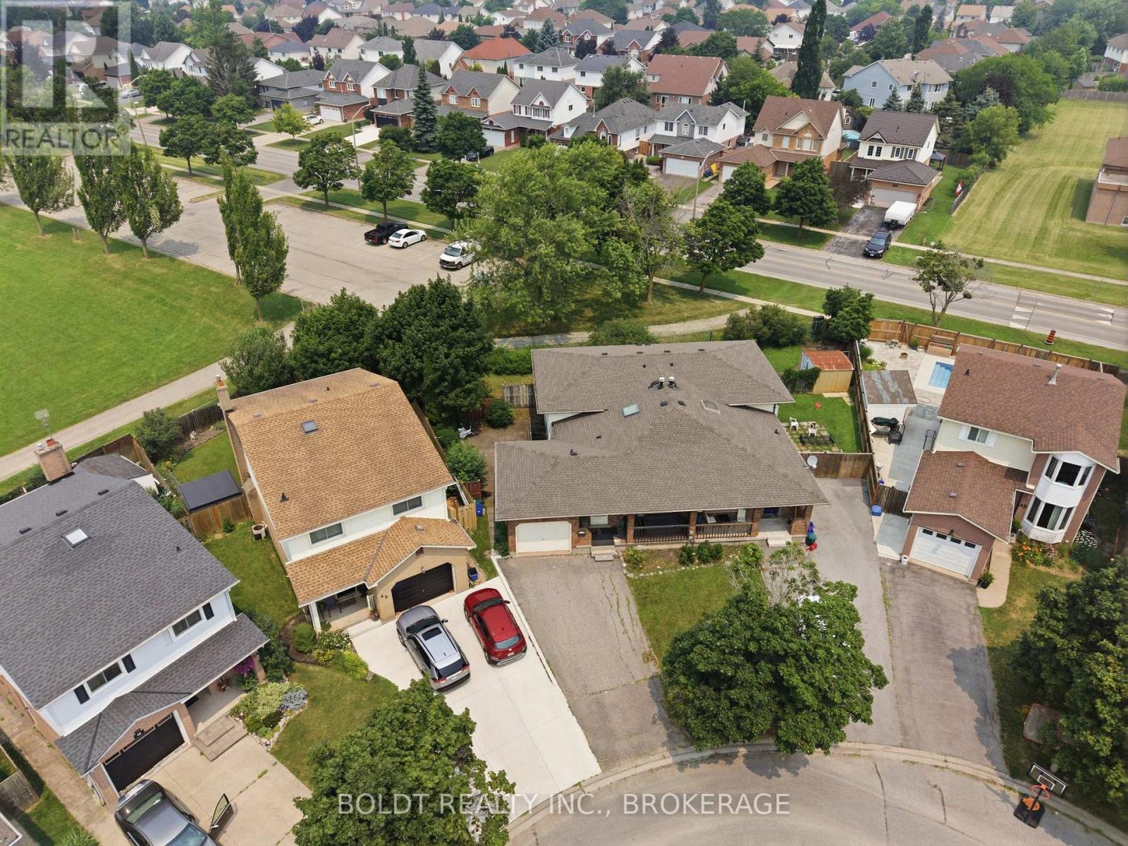 44 CULLIGAN CRESCENT - 48