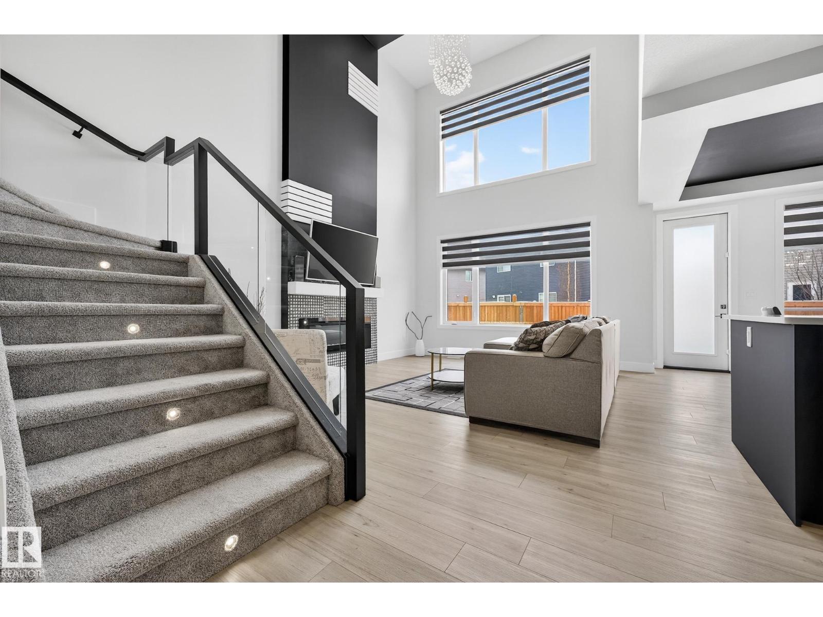 4413 39 ST - 6