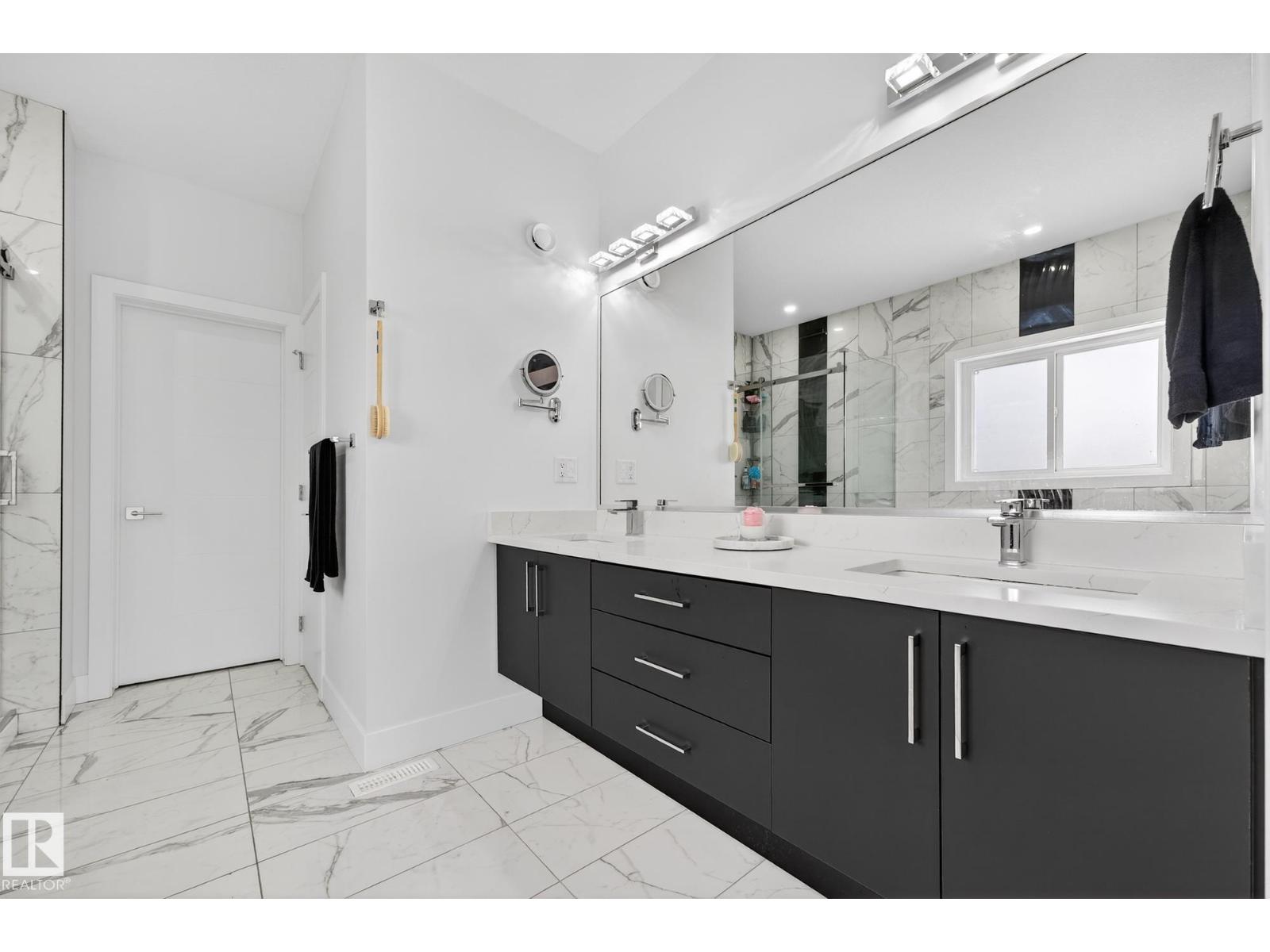 4413 39 ST - 31