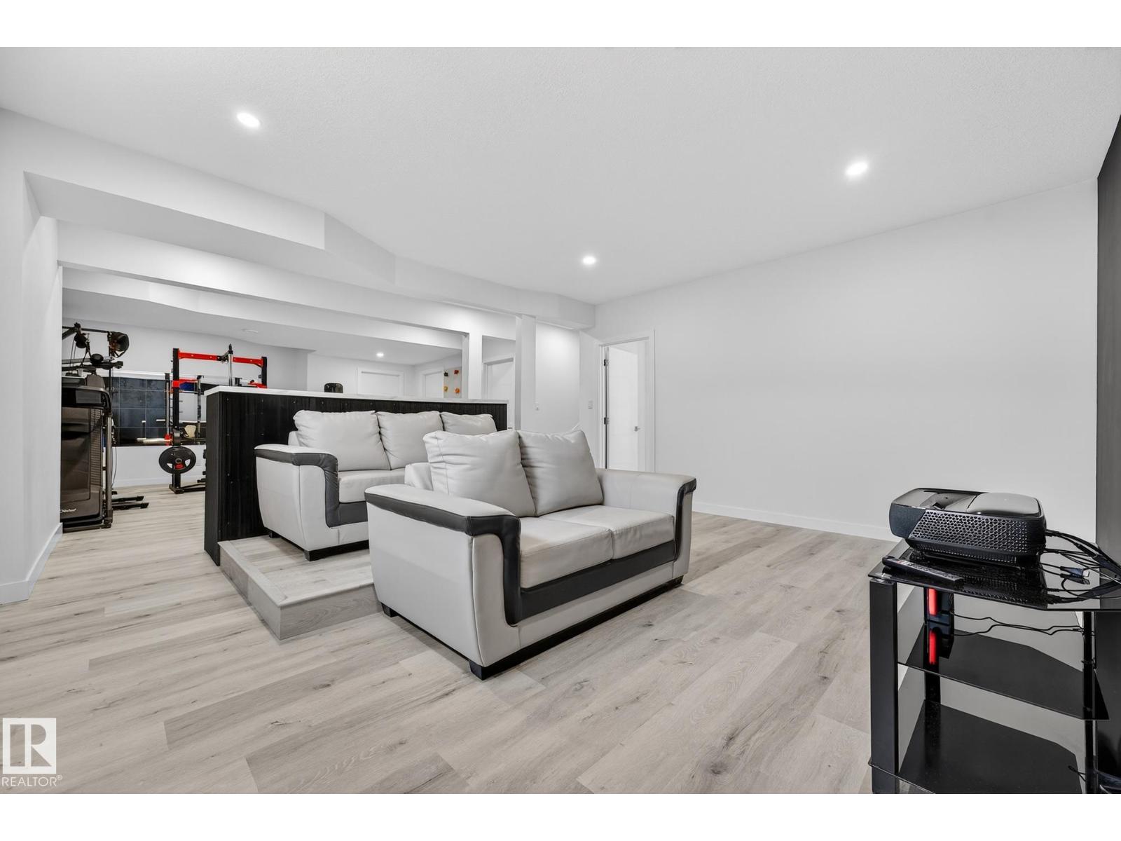 4413 39 ST - 46