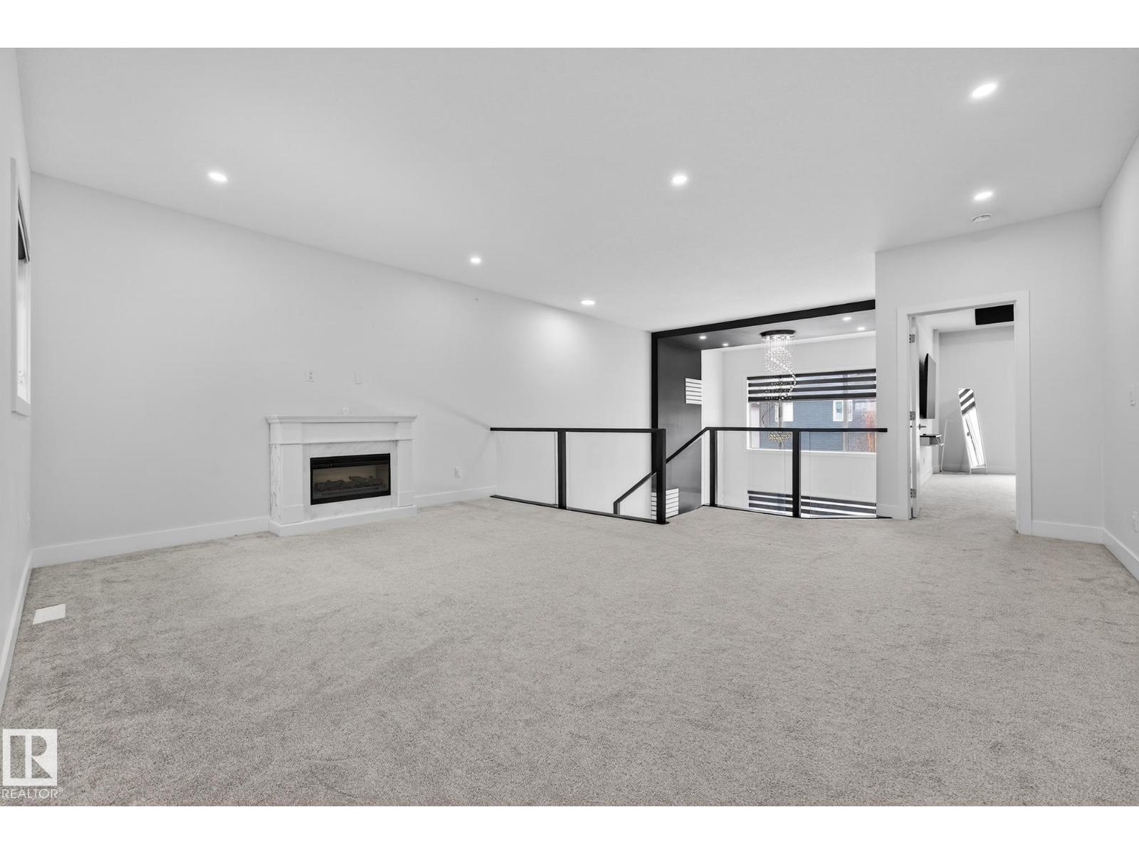 4413 39 ST - 27