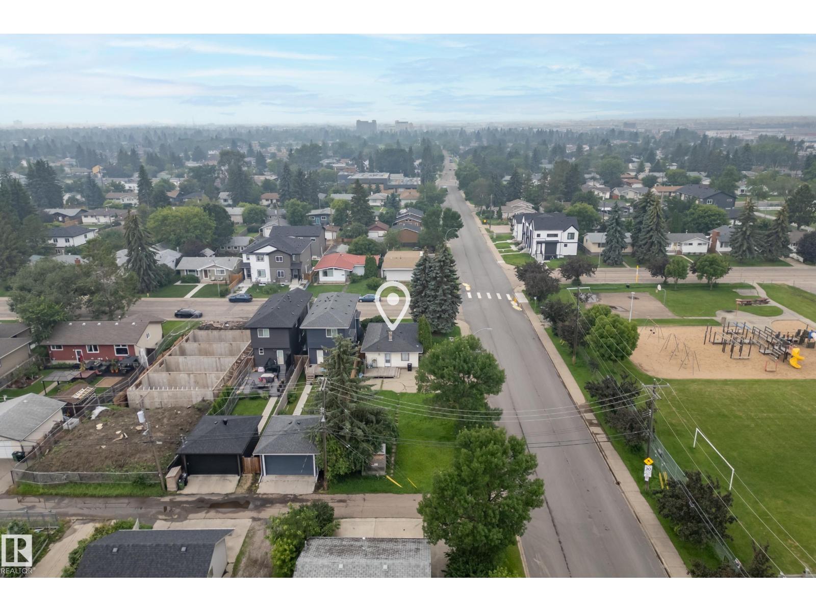 15321 110 AV NW - 3