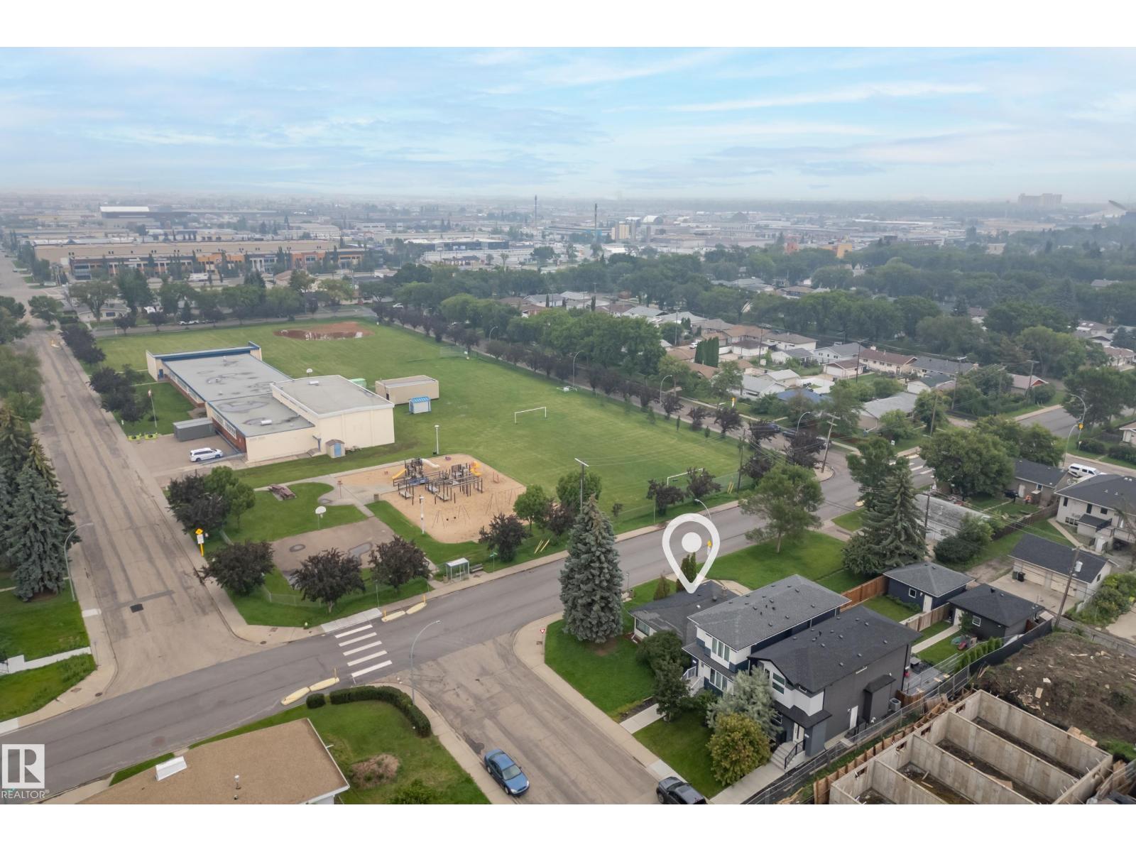 15321 110 AV NW - 5
