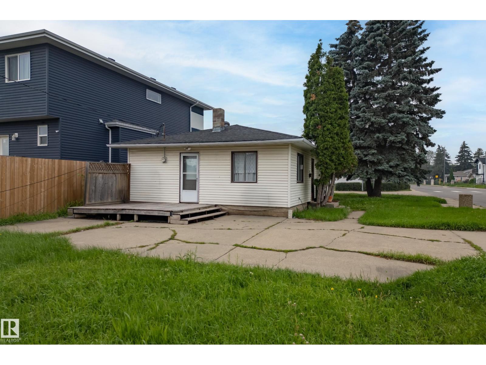 15321 110 AV NW - 8
