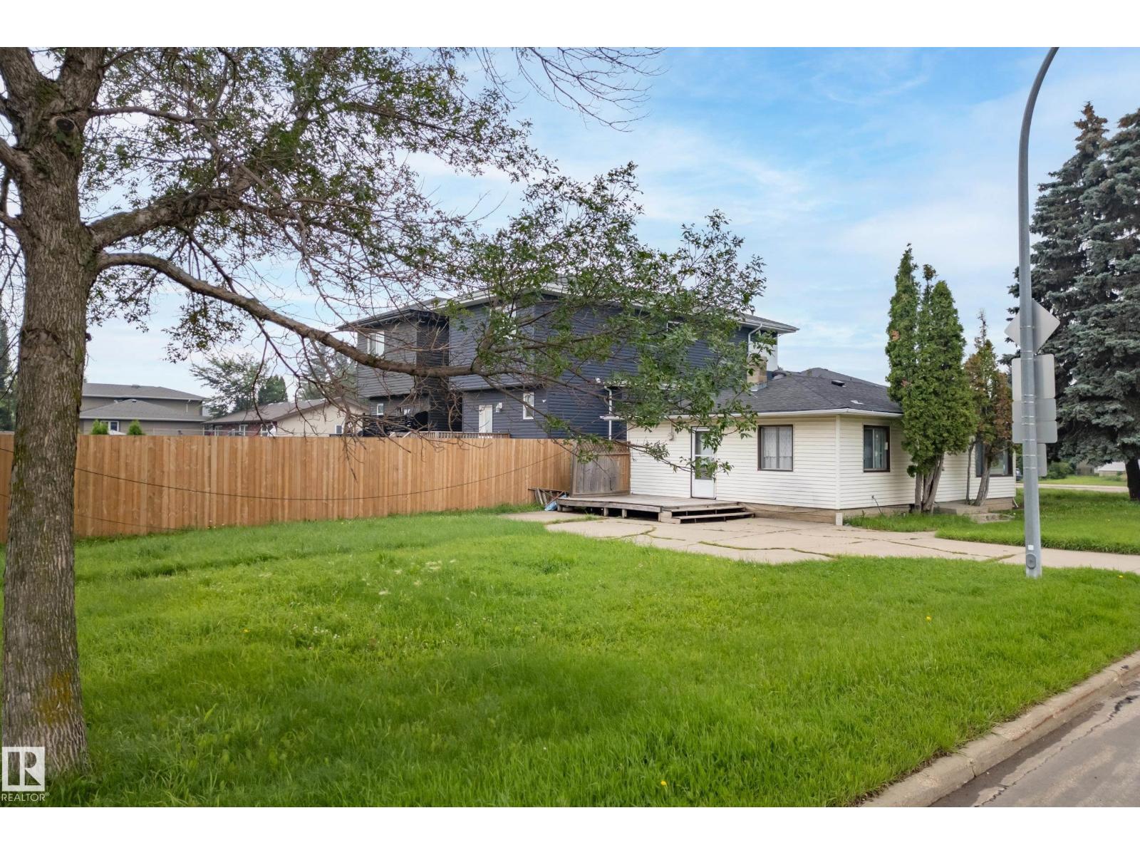 15321 110 AV NW - 9