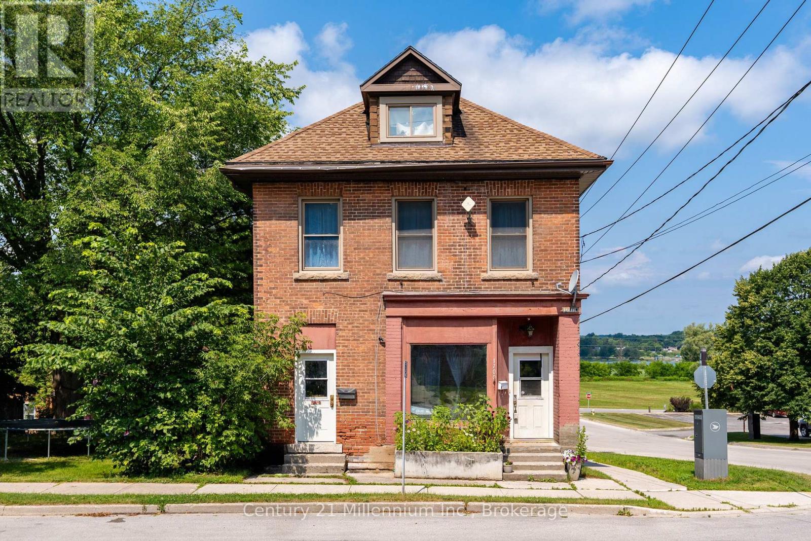 1700 3RD AVENUE E - 1