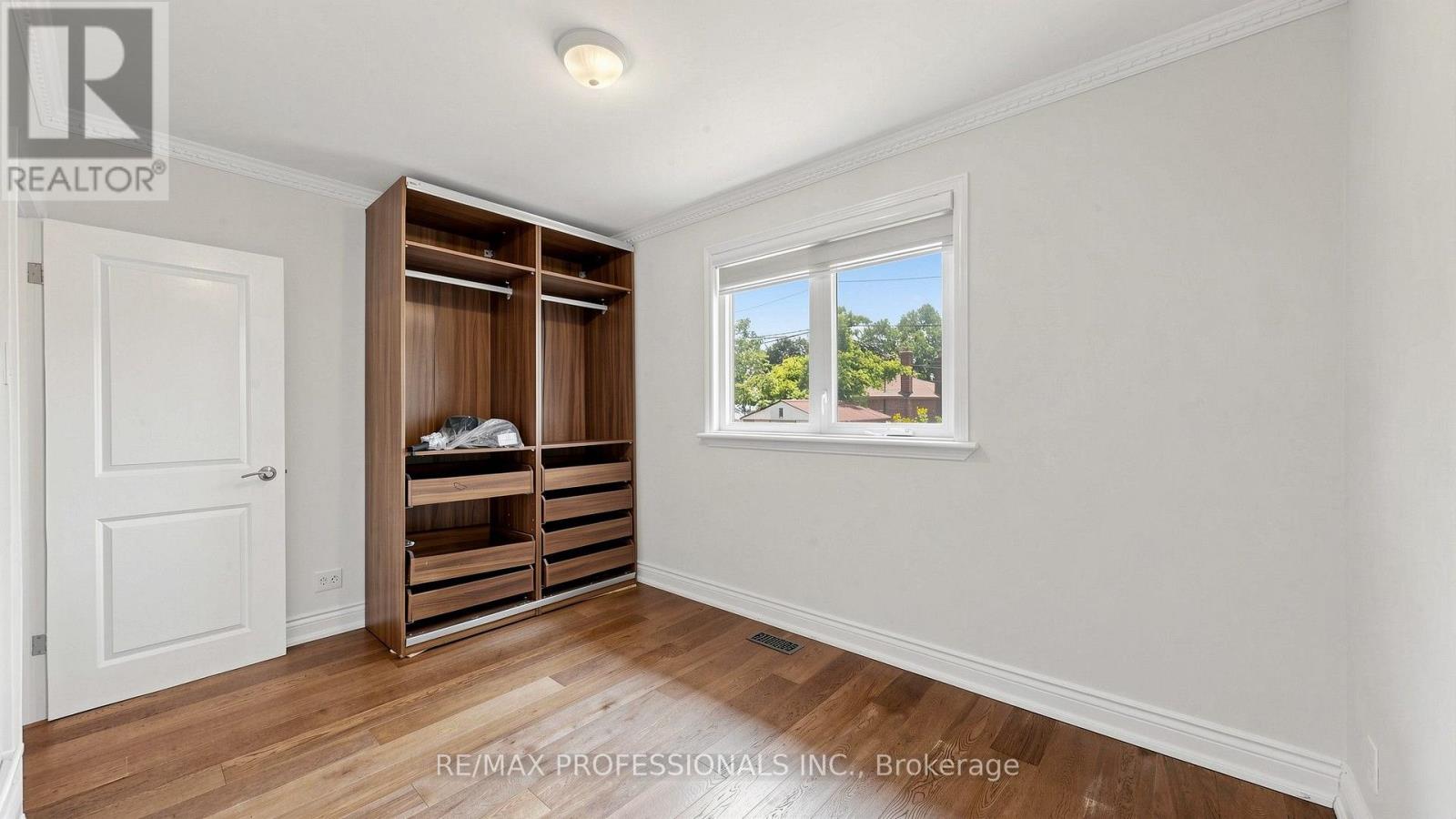 32 SELLMAR ROAD - 12