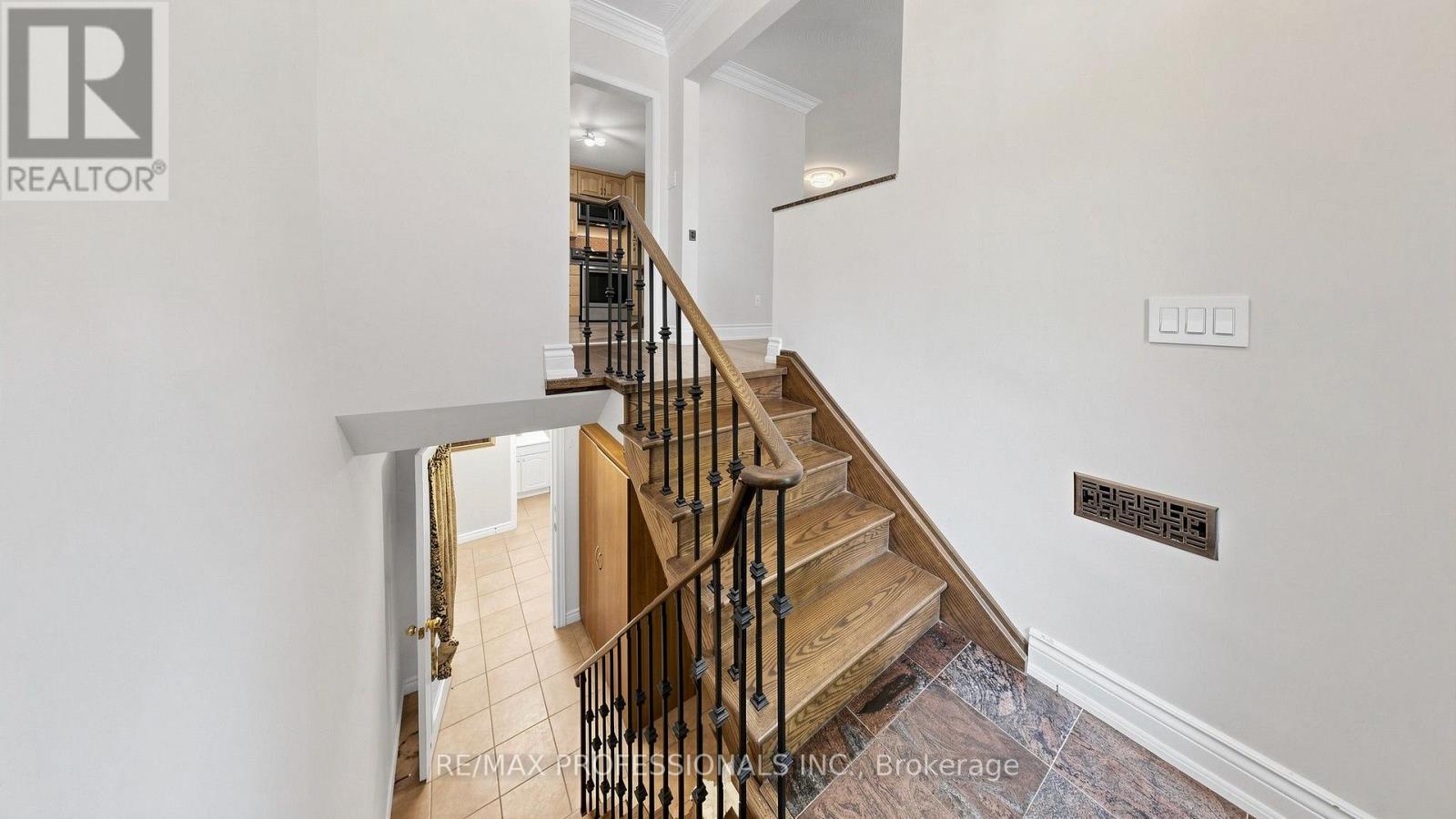 32 SELLMAR ROAD - 27