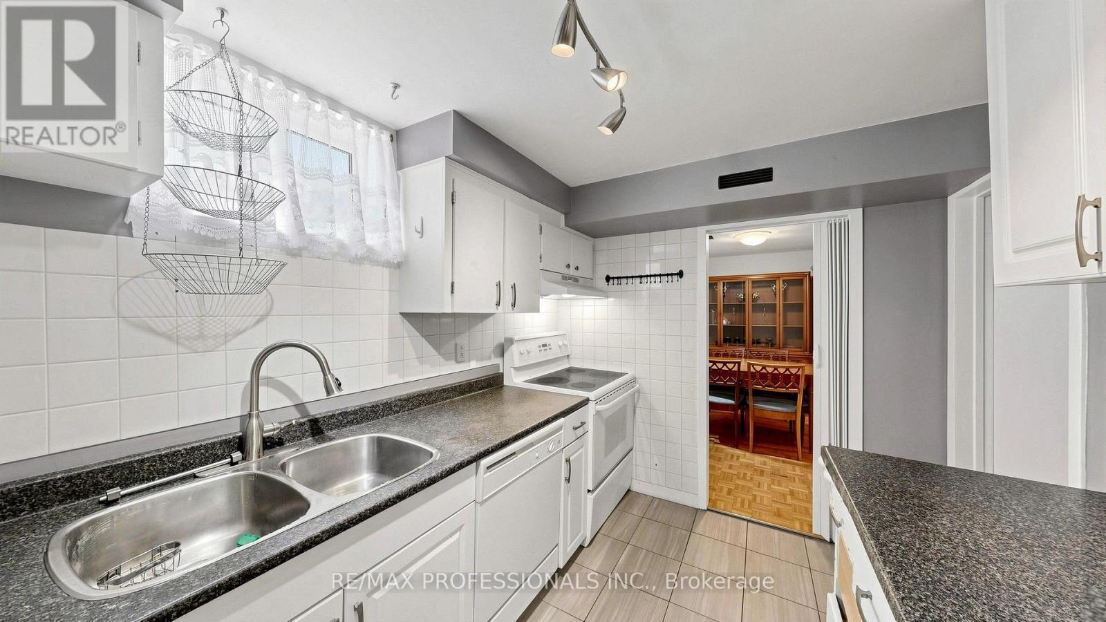 32 SELLMAR ROAD - 34