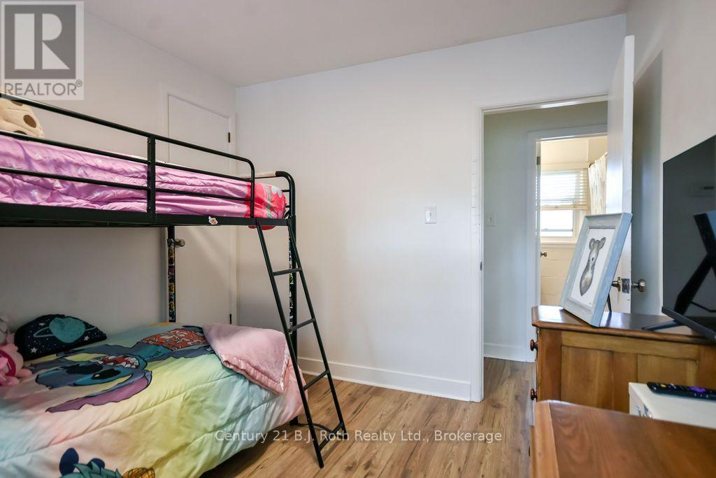 449 IRWIN STREET - 18
