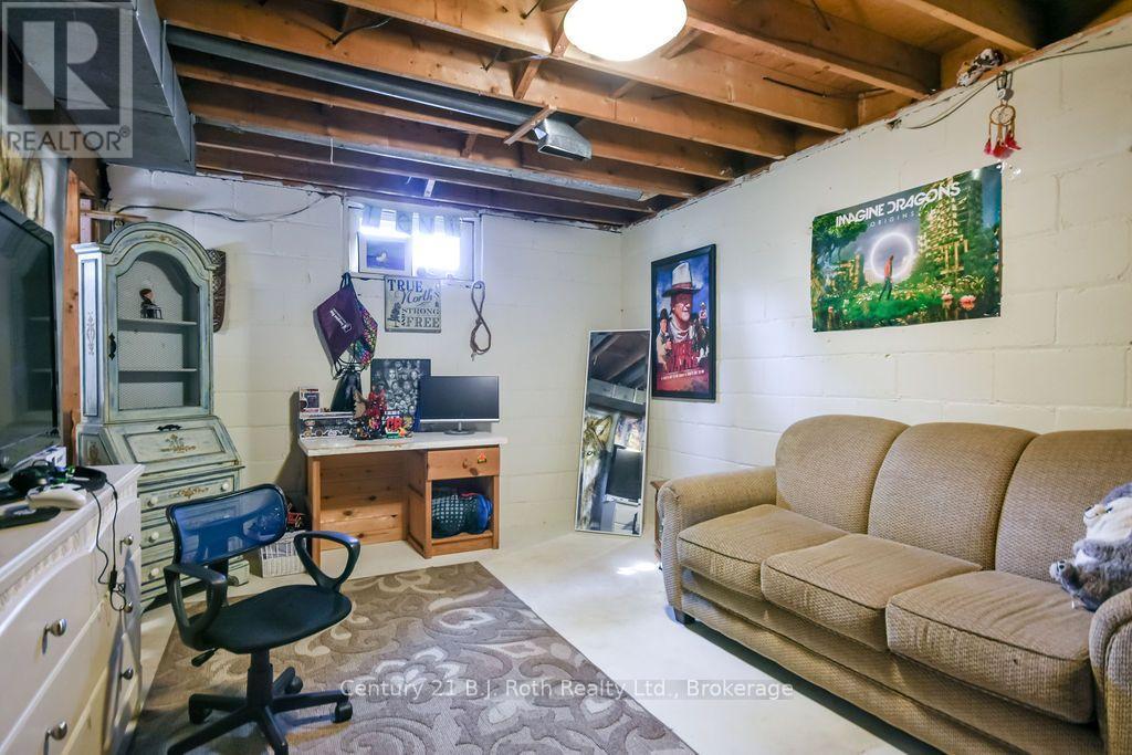 449 IRWIN STREET - 19
