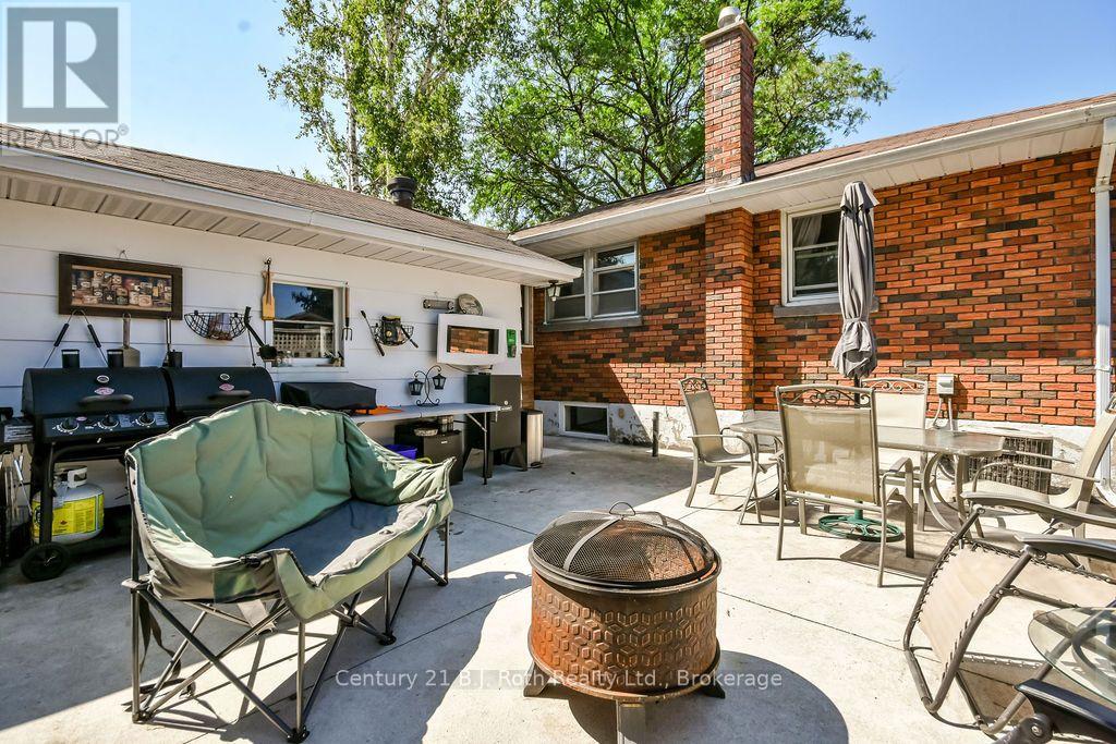 449 IRWIN STREET - 21