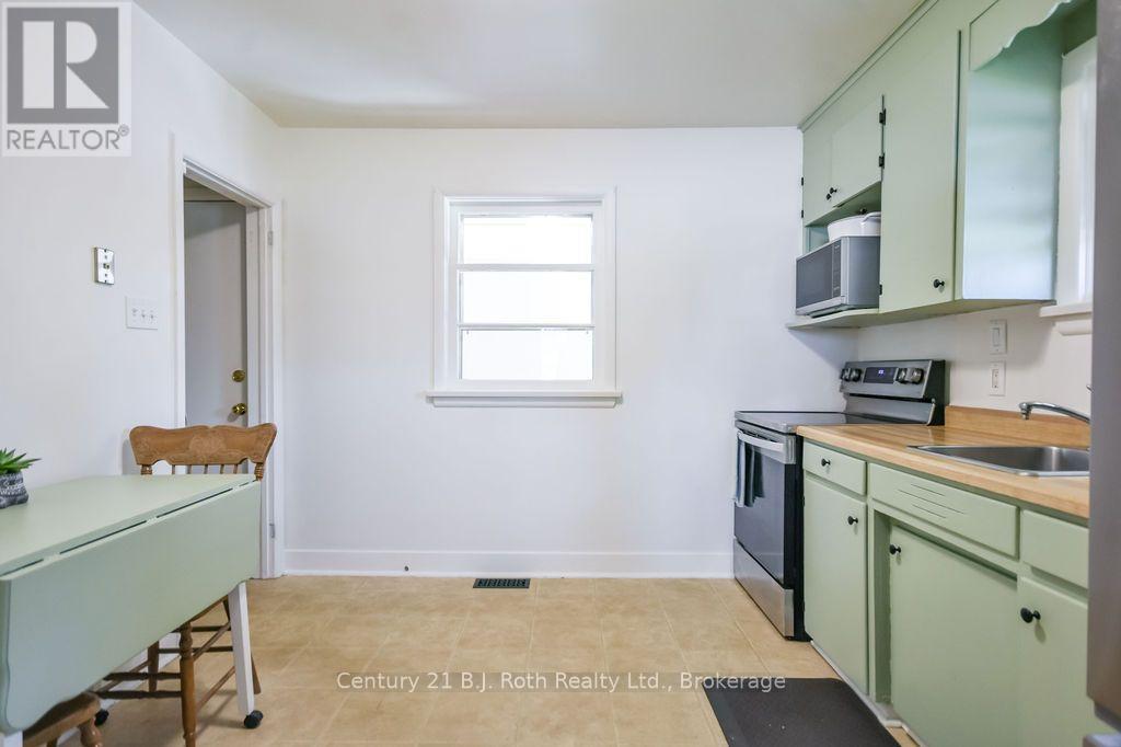 449 IRWIN STREET - 5