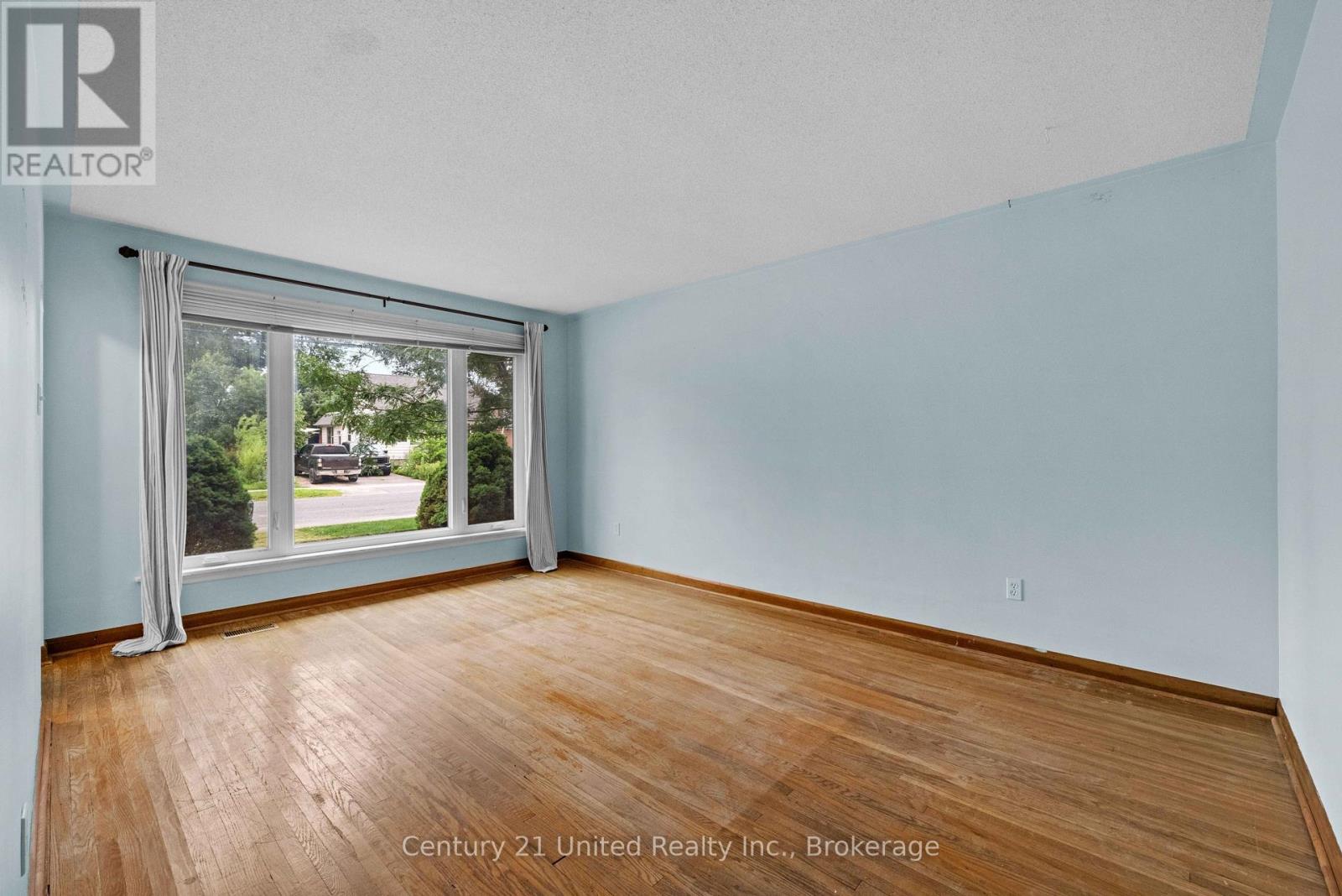 377 CHESTERFIELD AVENUE - 3