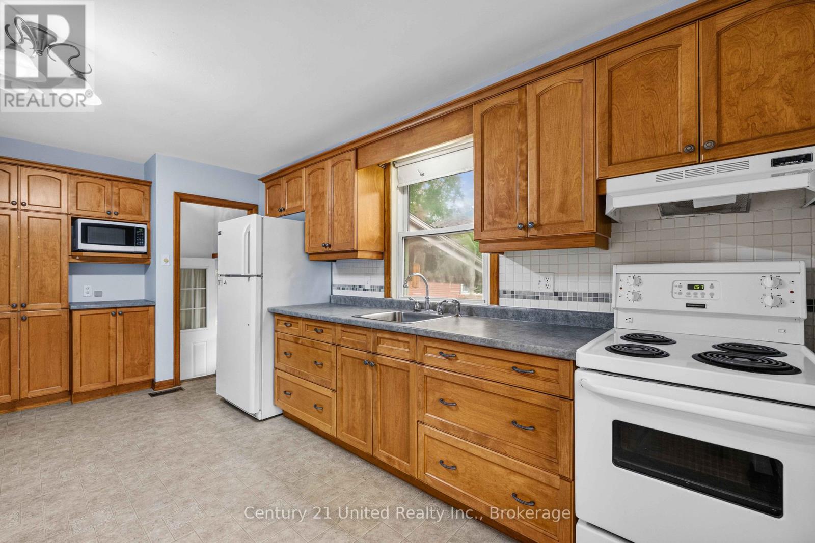 377 CHESTERFIELD AVENUE - 5