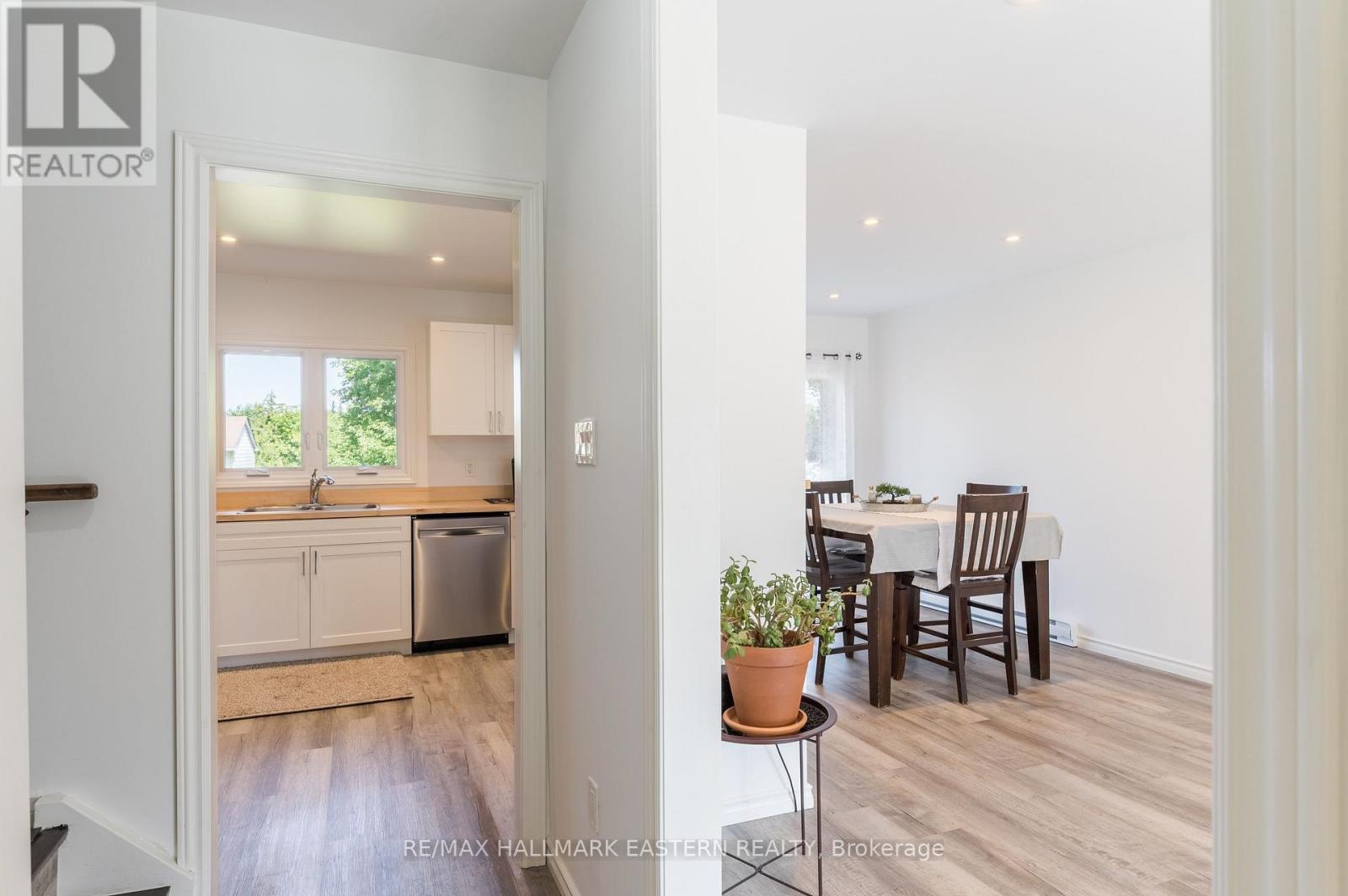 210 MAXWELL AVENUE - 14