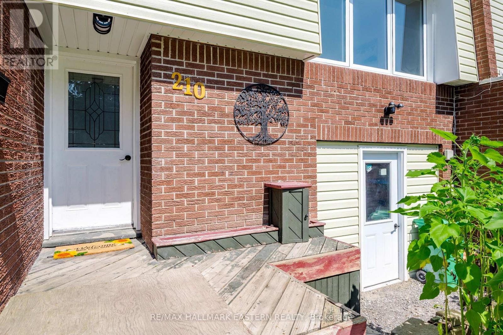 210 MAXWELL AVENUE - 2