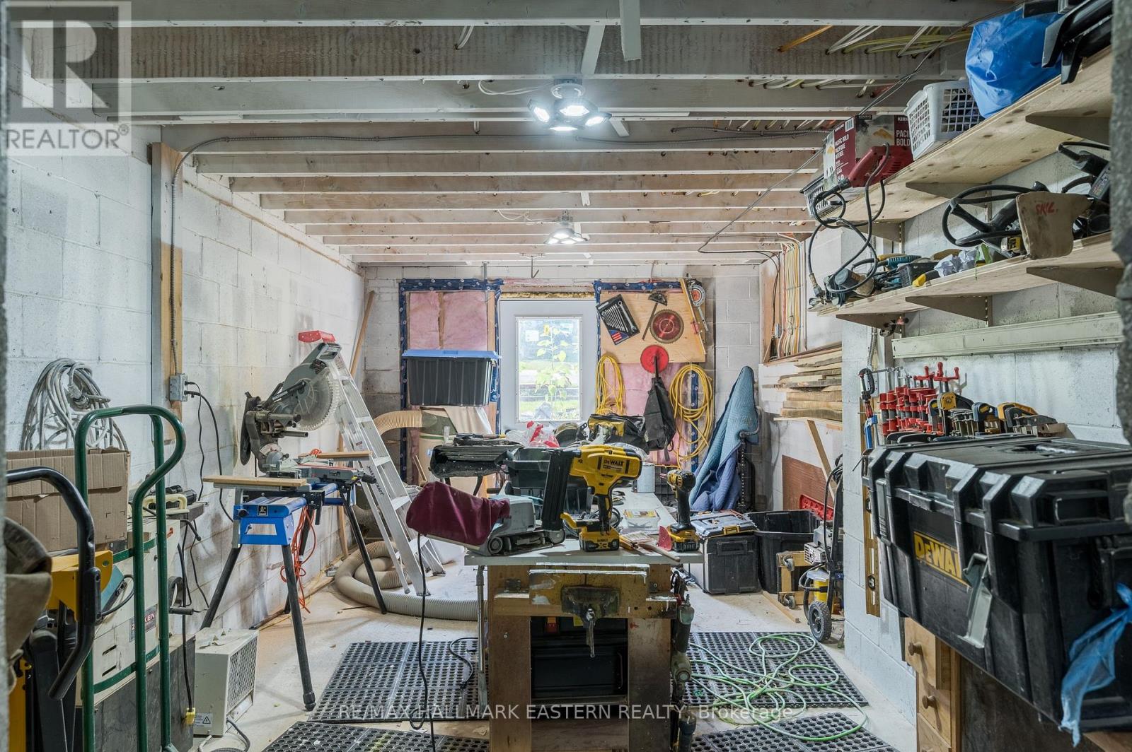 210 MAXWELL AVENUE - Image 31