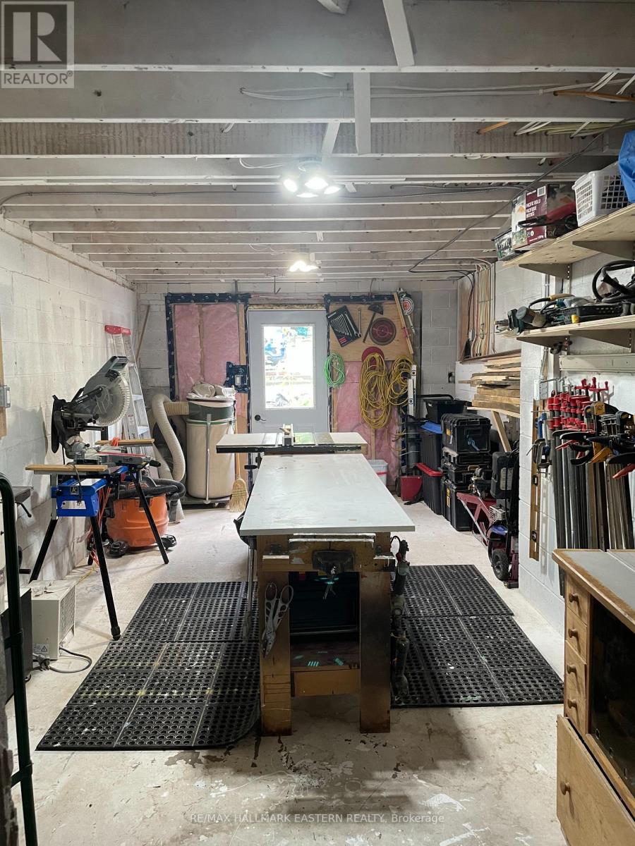 210 MAXWELL AVENUE - 31