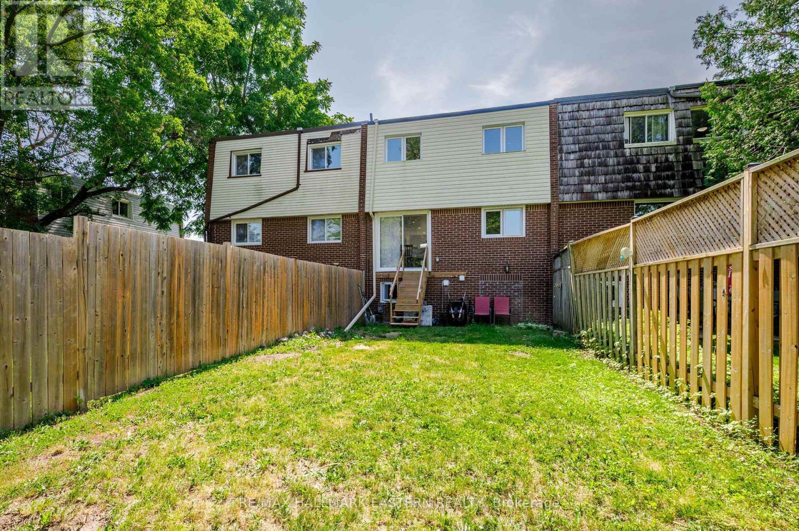 210 MAXWELL AVENUE - 32