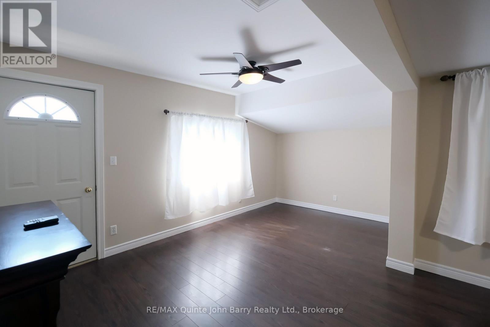 #54 63 WHITES ROAD - 13